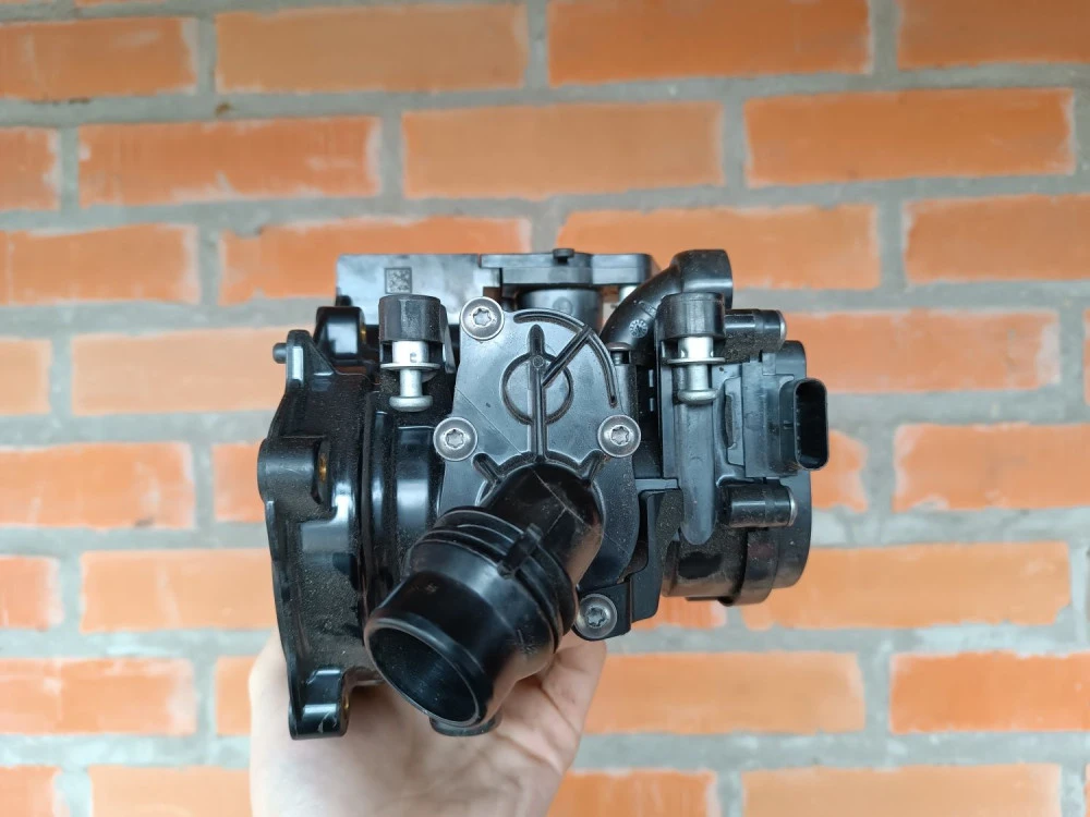 Термостат Audi Volkswagen 06l121111 06l121111g 06l121111h