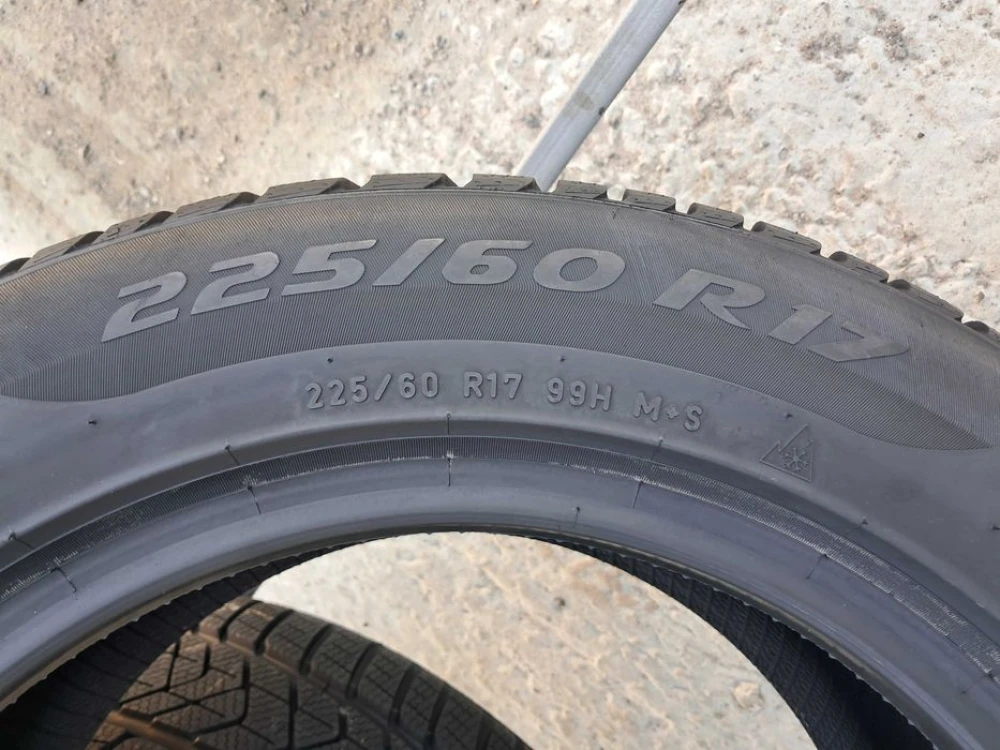 Резина зима 99% протектор Pirelli 225/60 R17 Sottozero 3