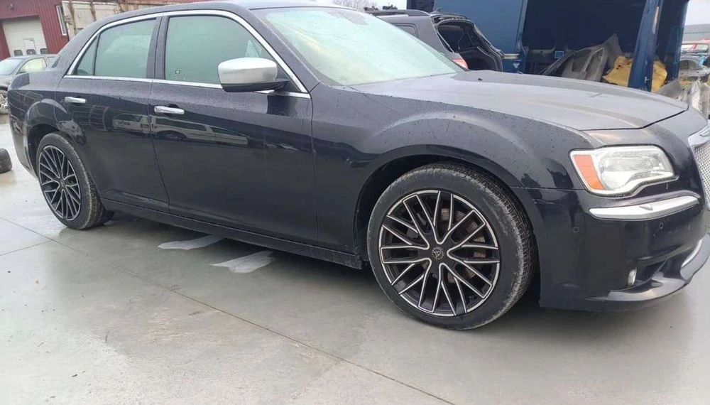 Chrysler 300C кузов, запчастини