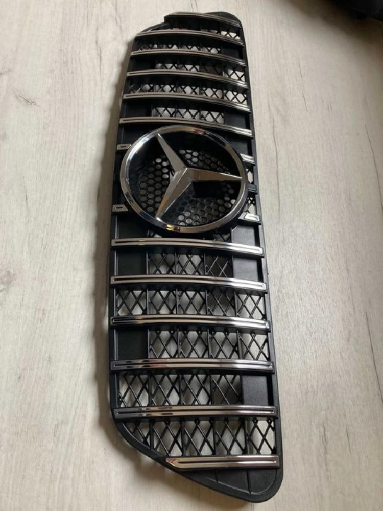 Решетка радиатора mercedes ML w163 1997-2005год.GTстиль(Chrome Black)