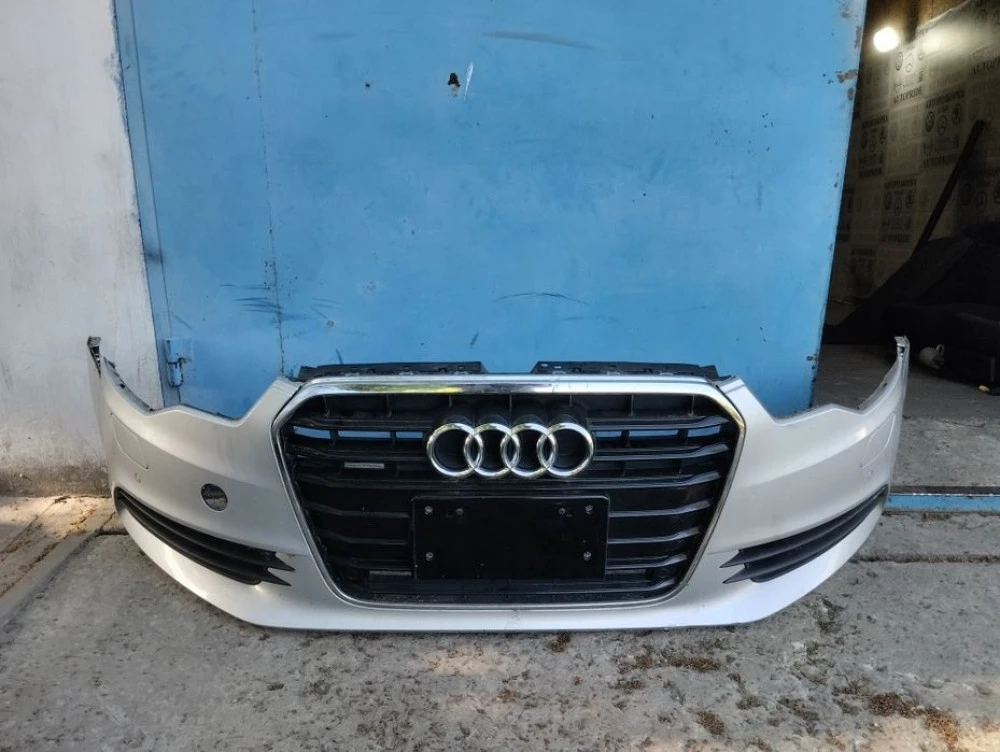 Бампер передній решітка радіатора решітка бампера Ауди ауді а6с7 Audi