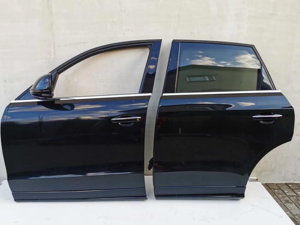 Двери передние задние левые правые Audi Q5 8R