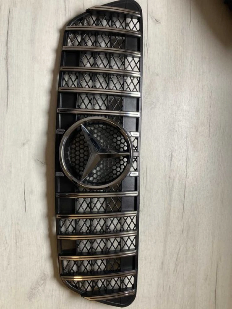 Решетка радиатора mercedes ML w163 1997-2005год.GTстиль(Chrome Black)