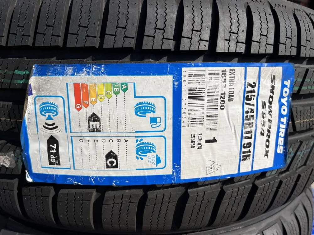 215/45 r17 Toyo SnowProx НОВАЯ Japan Резина зимняя