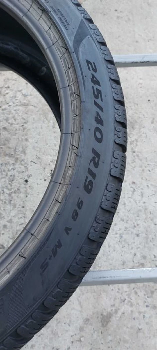Резина зима 99% протектор Pirelli 245/40 R19 P Zero Winter * RFT DOT21