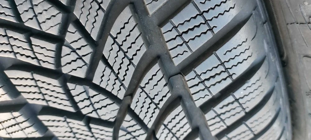 Резина зима 95% протектор Good Year 205/50 R17 Ultra Grip Performance+