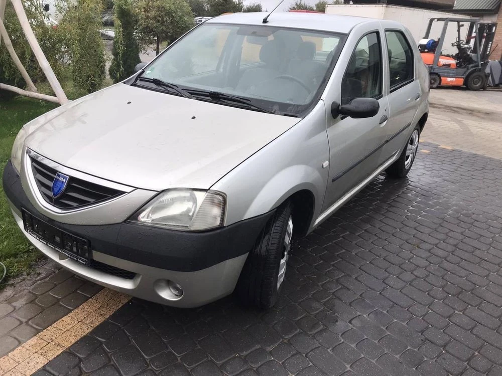 Дверка,дверь розбірка вживані запчастини Дачія Логан Dacia Logan