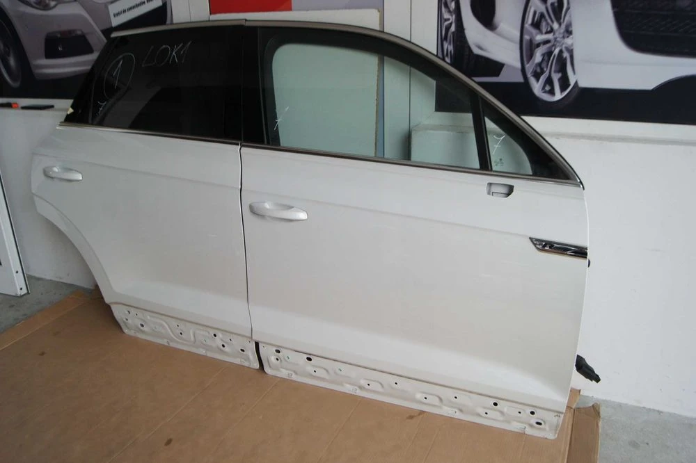 Двери передние задние правые левые Volkswagen Touareg III 760