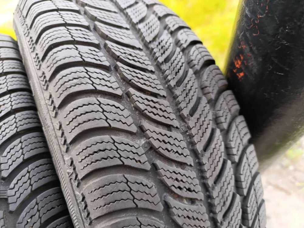 Майже нові зимові шини Debica 175/65 R14 резина Р14