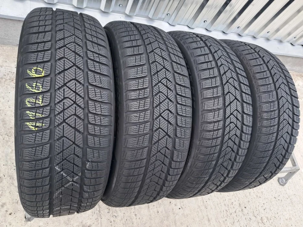 Резина зима 90% протектор Pirelli 225/55 R17 Sottozero 3 Audi A6 BMW 5