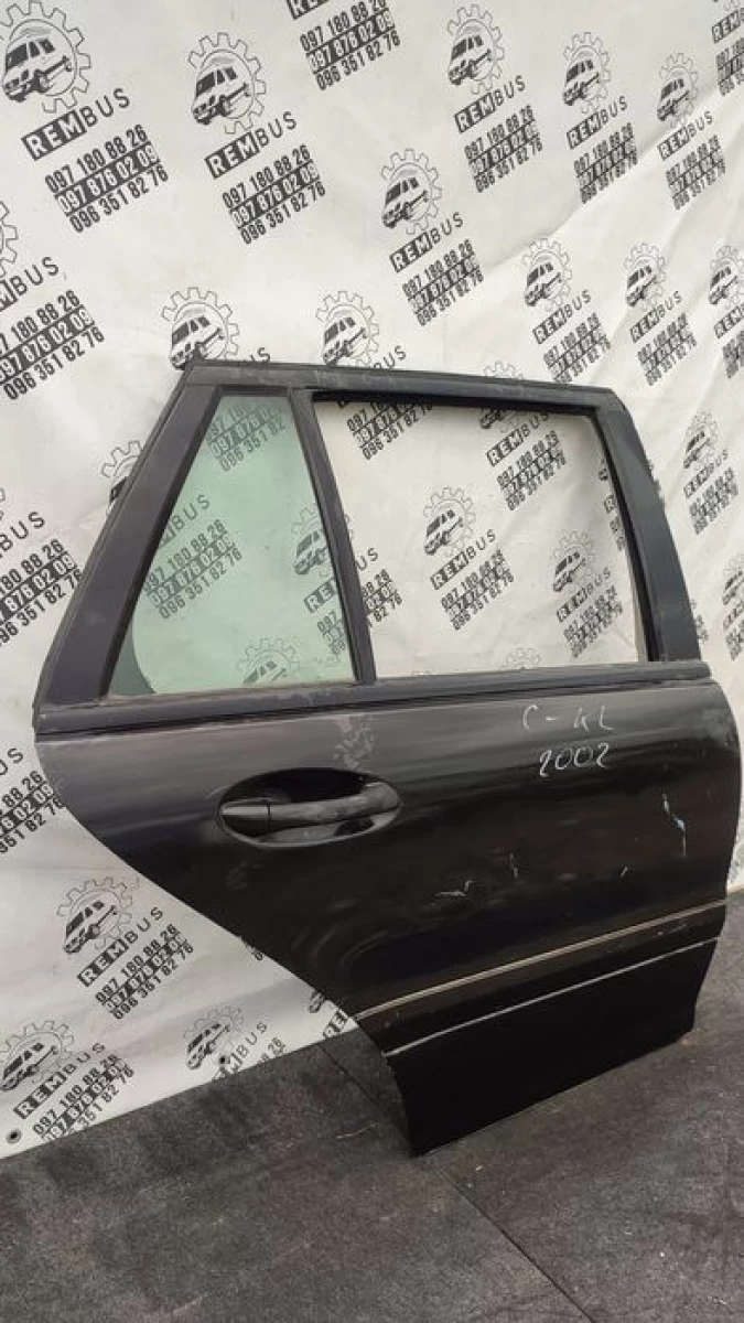 Дверка задня права MB C-class w202 в доброму стані