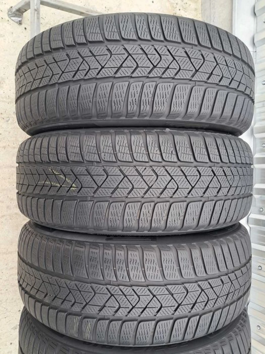 Резина зима 85% протектор Pirelli 225/50 R18 Sottozero 3 RFT