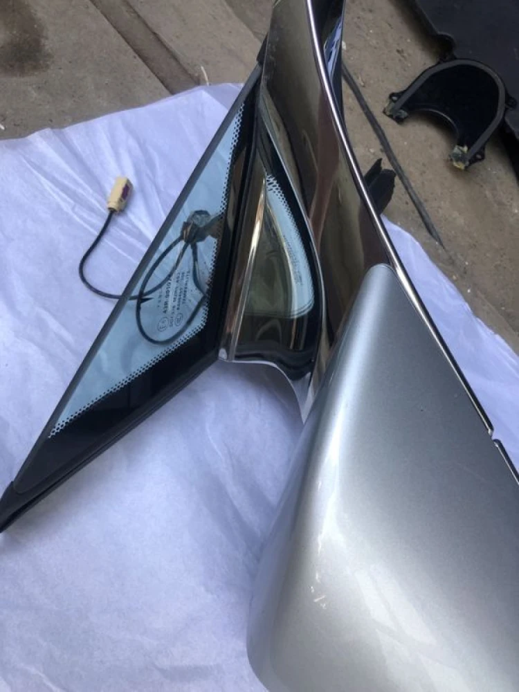 Дзеркало Tesla model s