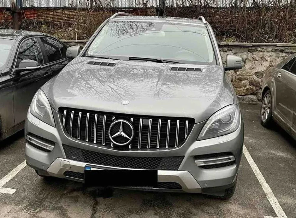 Решетка радиатора mercedes w166 ml gle gl gls решітка AMG GT Diamond