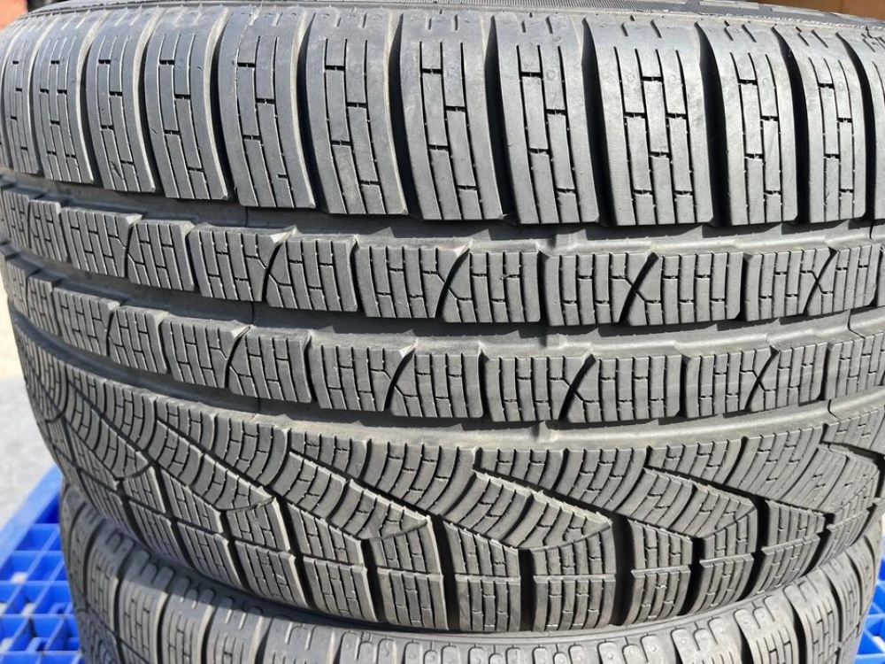 255/40 r18 Pirelli Sottozero winter 98% Резина зимняя