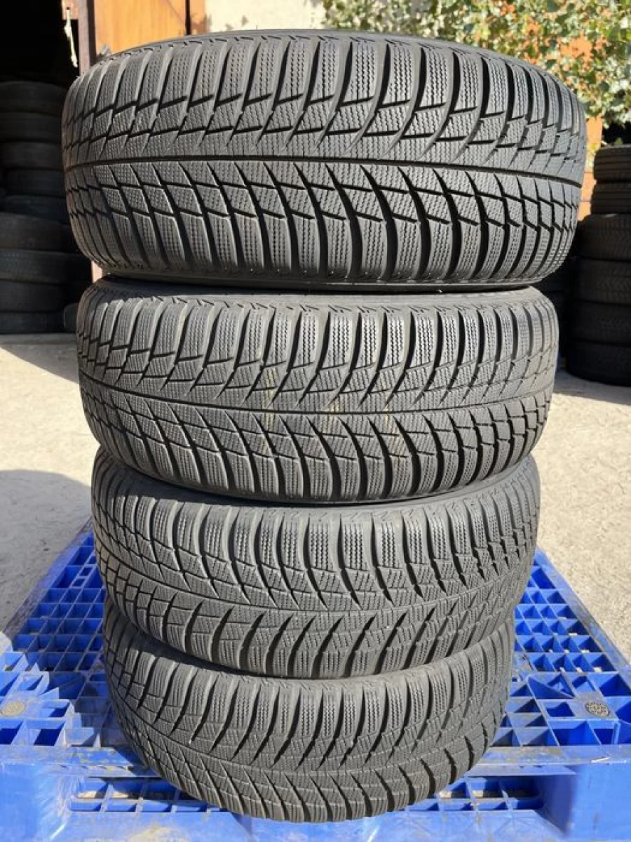205/55 r16 Bridgestone Blizzak LM001 Резина зимняя
