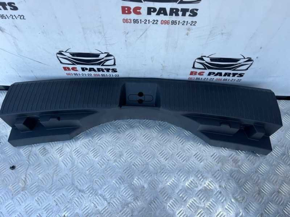 Накладка замка багажника Nissan Rogue T33 2020+  849926RR0A