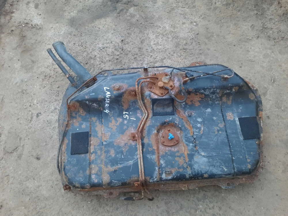 MB678222 Топливный Бак Бензобак Mitsubishi Lancer IV 4G15