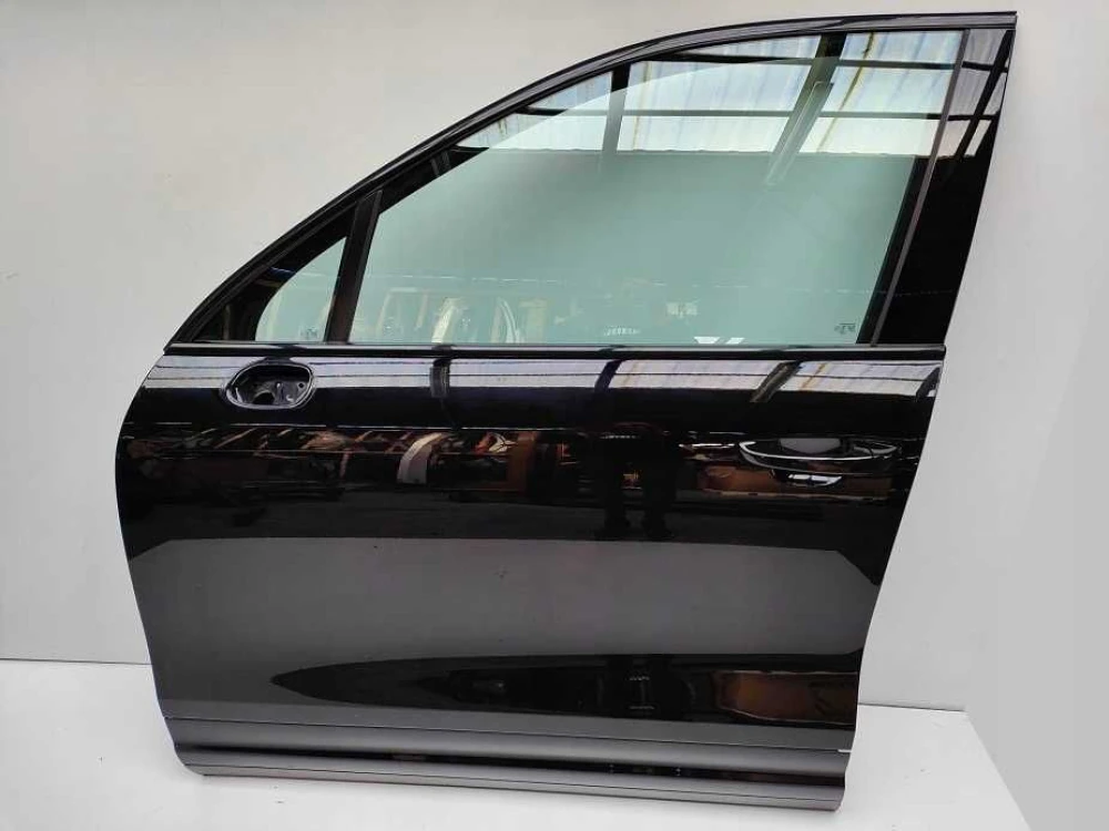 Двери передние задние правые левые Volkswagen Touareg II 7P