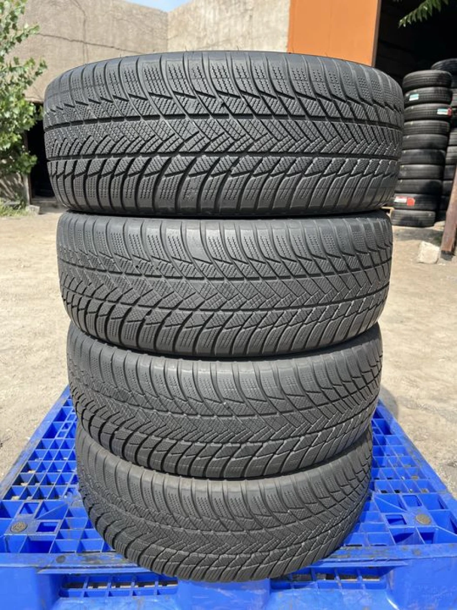 225/60 r17 Bridgestone Blizzak LM001 Резина зимняя