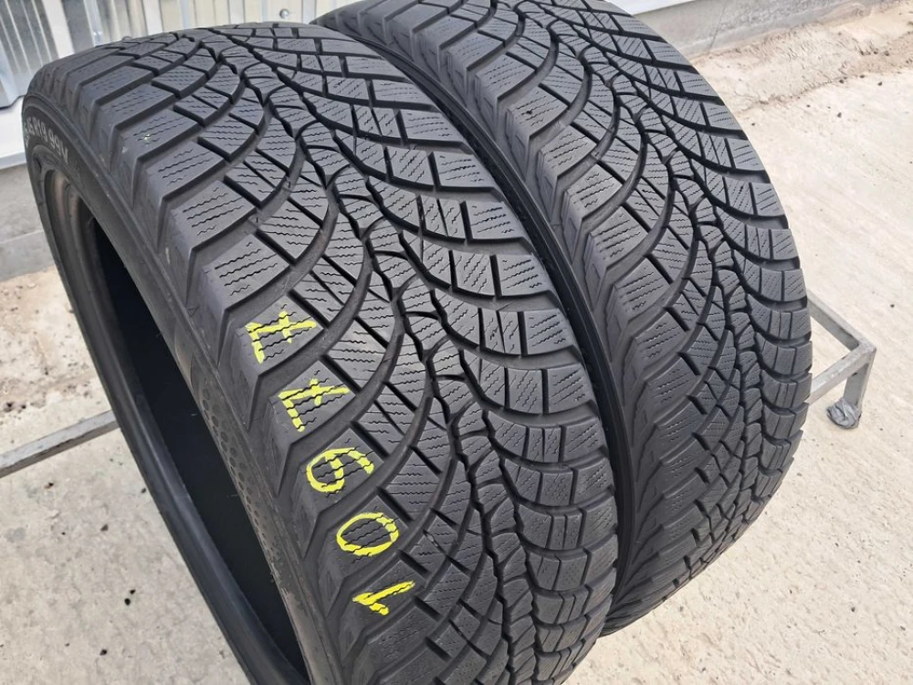 Резина зима 90% протектор Kumho 235/45 R19 Wintercraft WP71