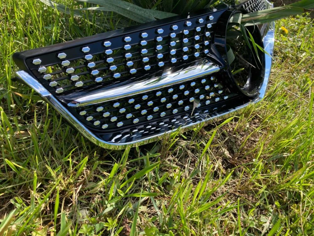 Решетка радиатора mercedesE-ClassCoupeW207 09-13г.Diamond Black.Уценка