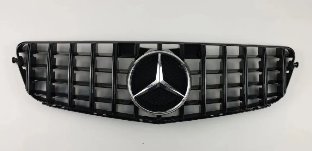 Решетка радиатора Mercedes C w203 w204 w205 (99-20) AMG C63 Diamond Gt