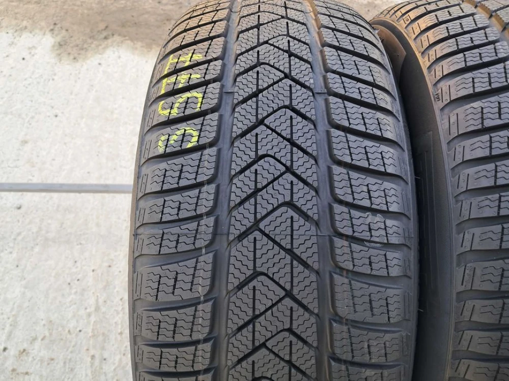 Резина зима 99% протектор Pirelli 225/60 R17 Sottozero 3