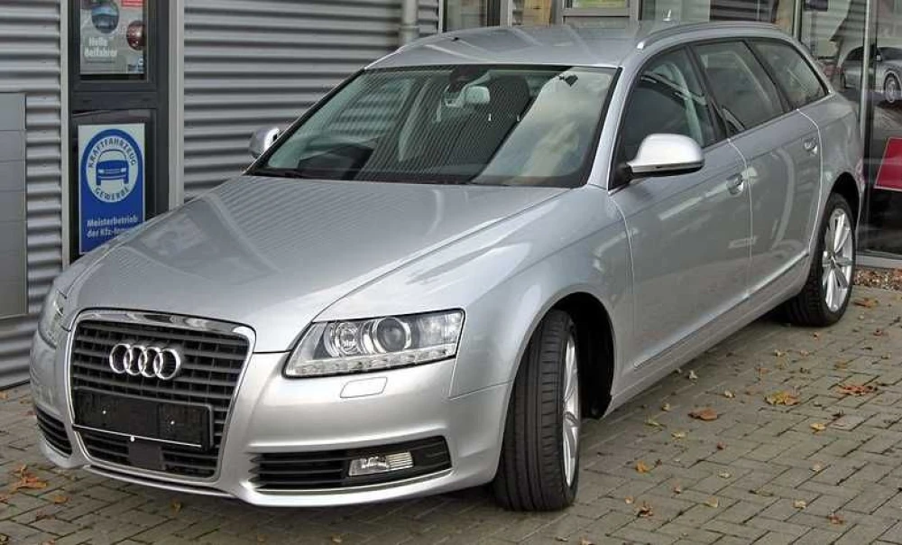 Салон (сиденья) бежево-серая кожа Audi A6 (C6). Разборка Audi A6 (C6)