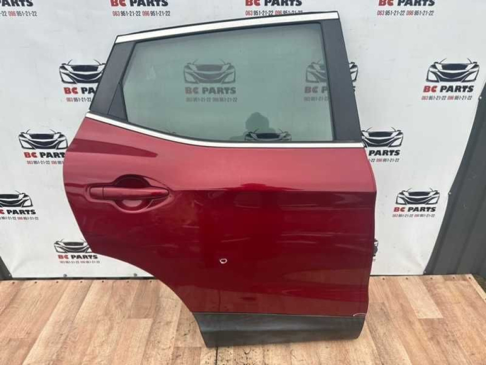 Дверь задняя правая Nissan Rogue Sport J11 2017+