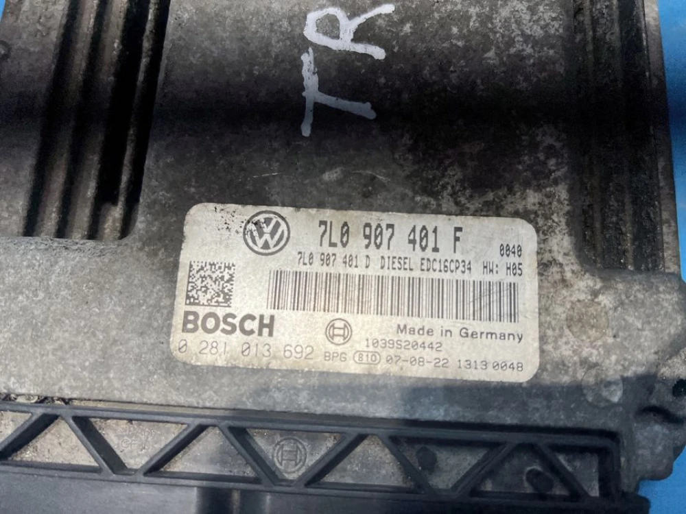 Блок керування двигуном VW Touareg 7L 3.0tdi