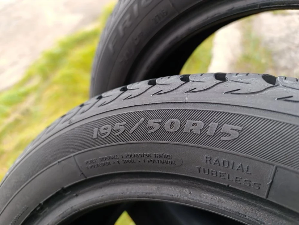 Майже нові зимові шини Debica 195/50 R15 резина Р15
