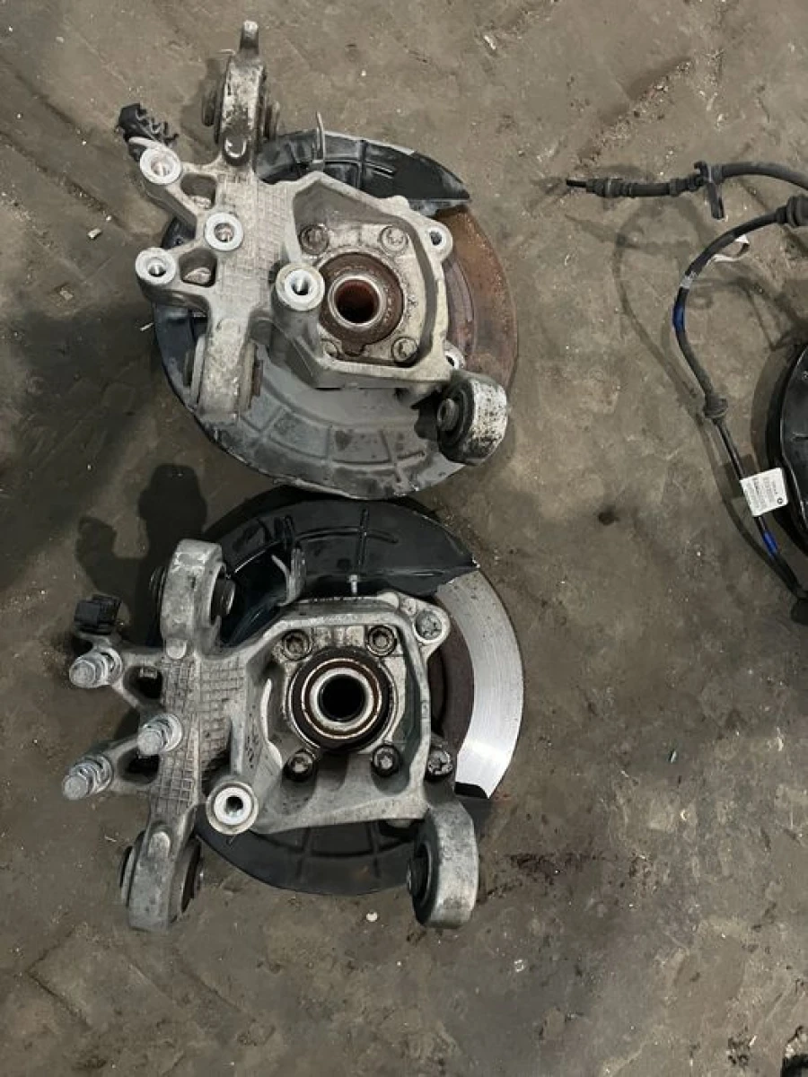 Цапфа кулак зад jeep cherokee kl 2.4 3.2 2014 2016 2018 2020