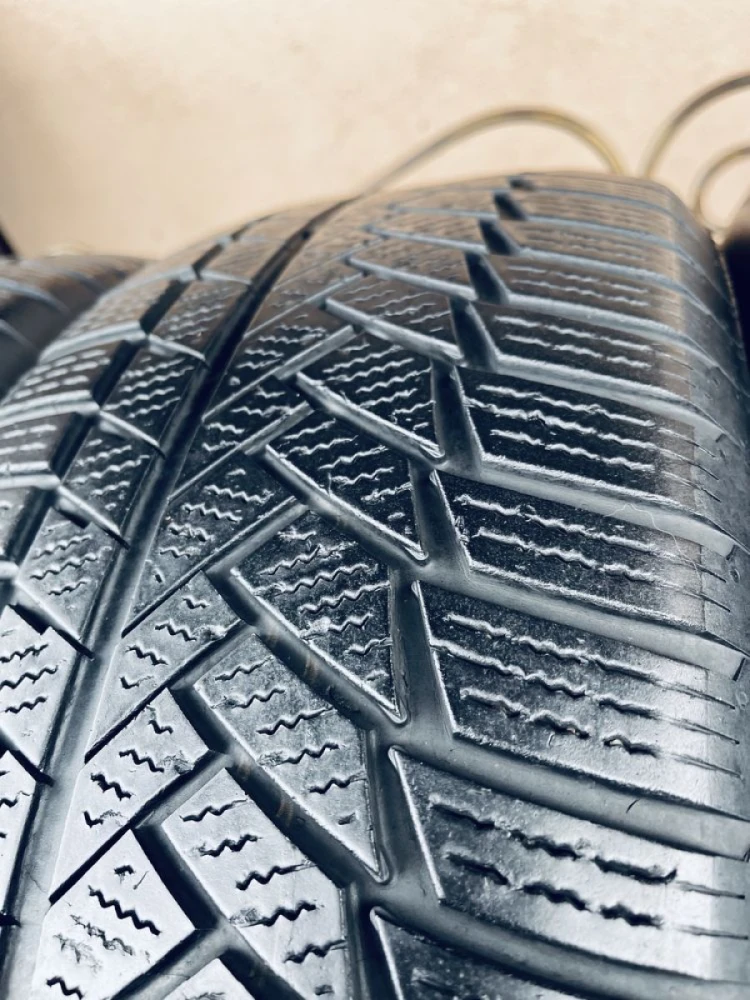 Пара шин резина 235/60 R17 Continental 2017р