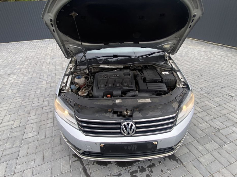 Капот Volkswagen Passat B7 VW Крило Фари Запчастини Шрот Запчастини Ро