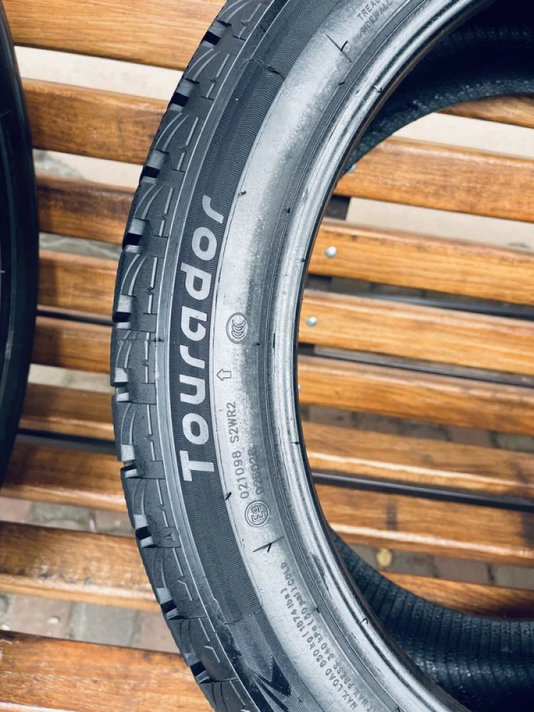 Пара шин 245/45 R19 Tourador 2020p