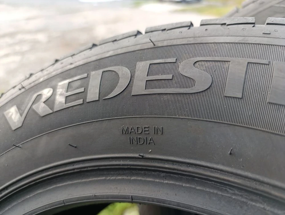 Зимові шини Vredestein 215/65 R16C резина цешка Р16 С