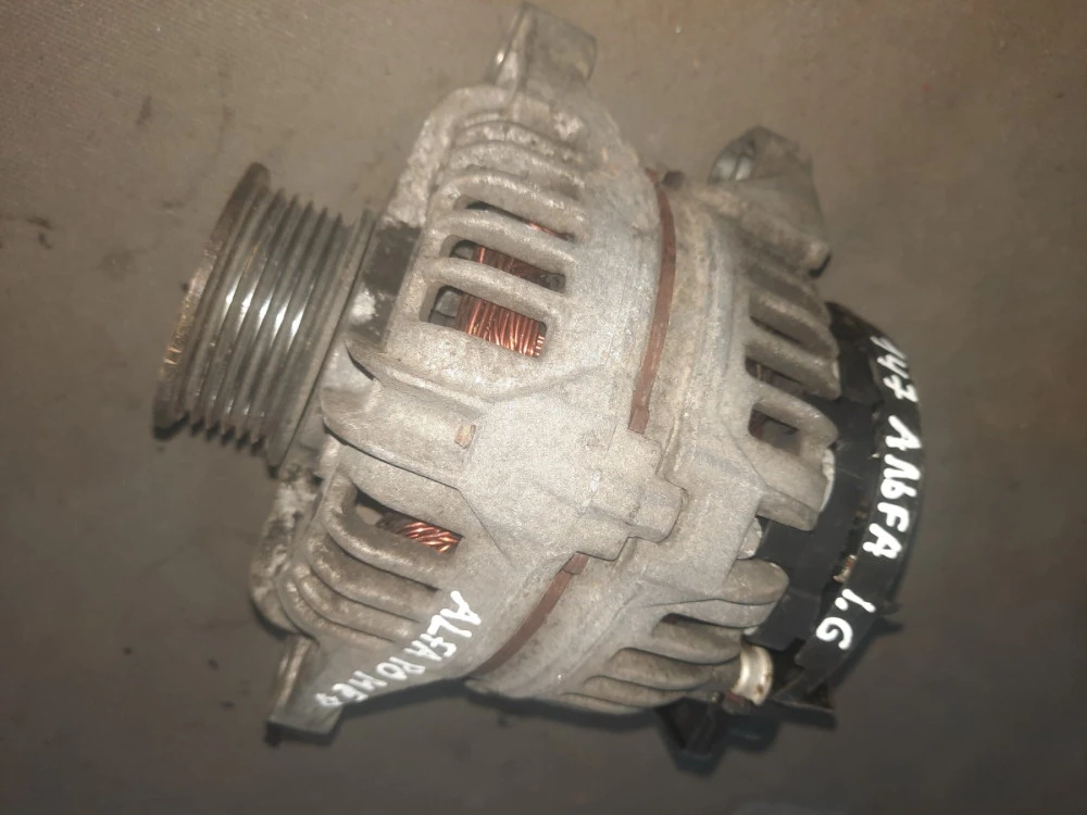 Генератор Альфа-ромео 147 937 (Alfa Romeo 147) 0124415015 Bosch