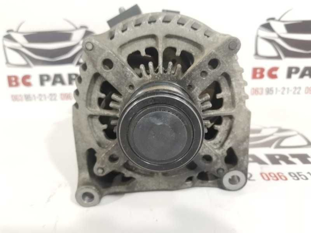 Генератор BMW F30 2.0 2012-2019 год  12317605478