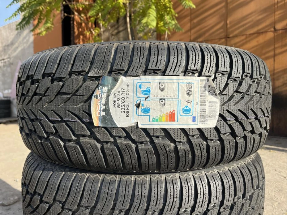 235/60 r17 Nokian WR SUV4 НОВАЯ Резина зимняя