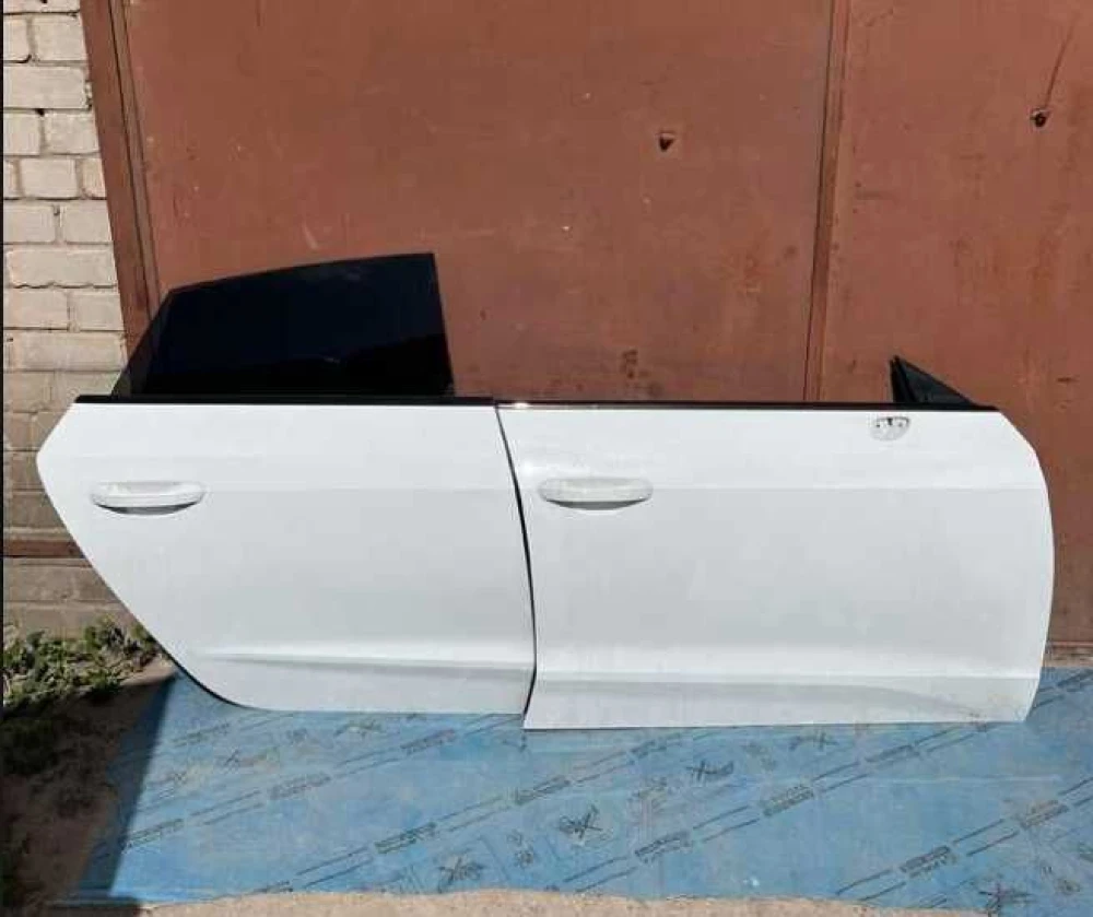 Audi A7    двері