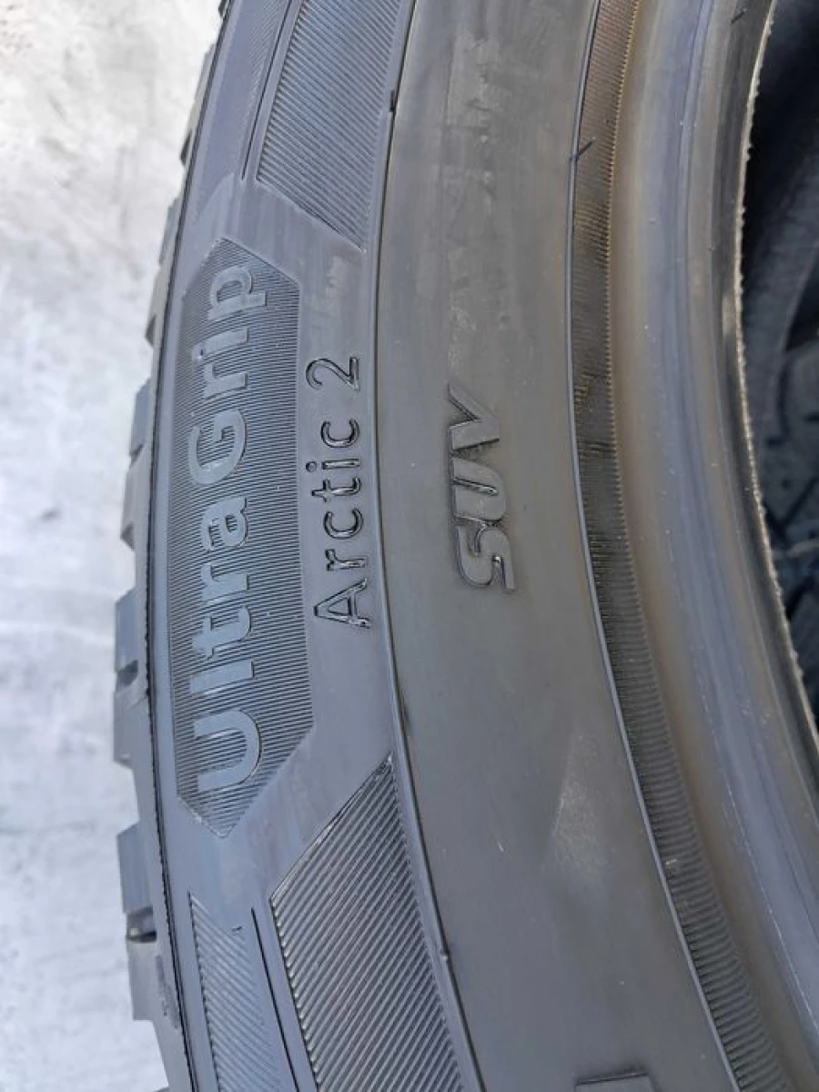 Резина зима Good Year 235/55 R20 Ice Arctic SUV DOT22 Lexus RX Toyota