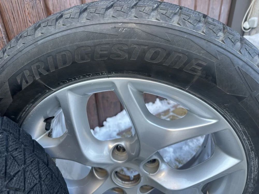 Диски 5 127 R18 резина зима 235 60 18 Dodge. Chrysler Pacifica. jeep