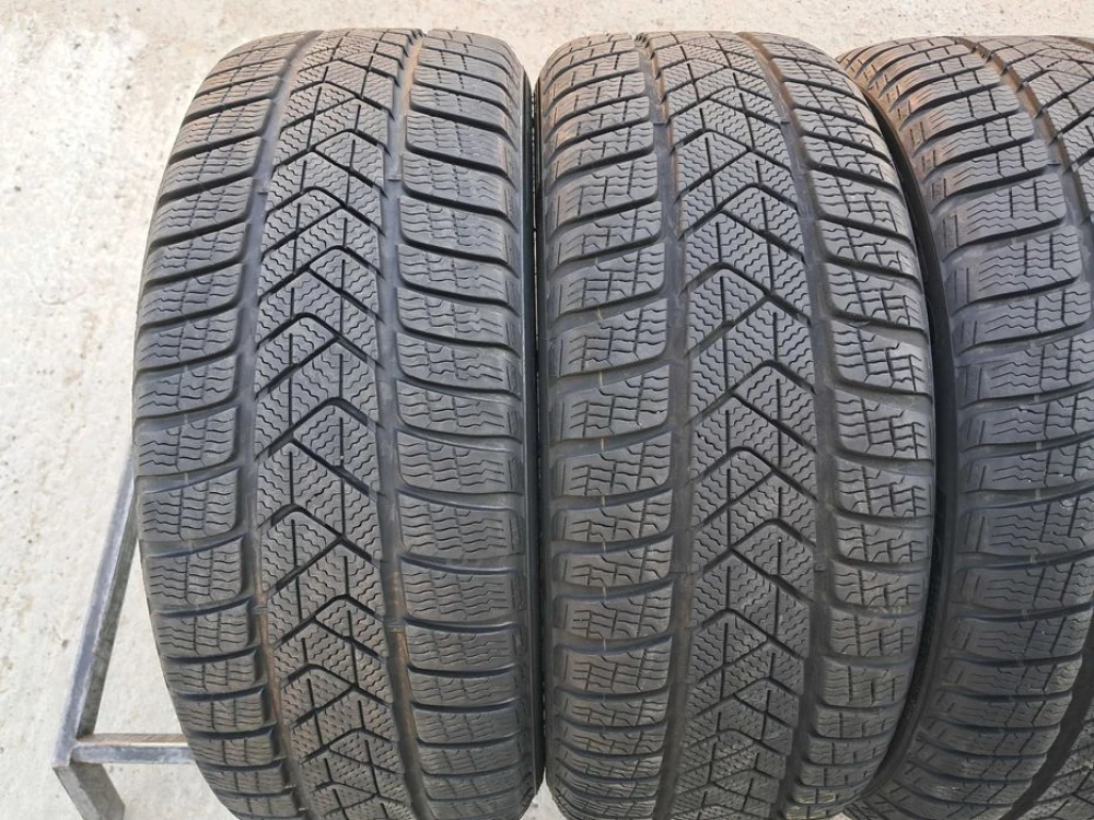 Резина зима 95% протектор Pirelli 225/45 R18 Sottozero 3 * Runflat BMW