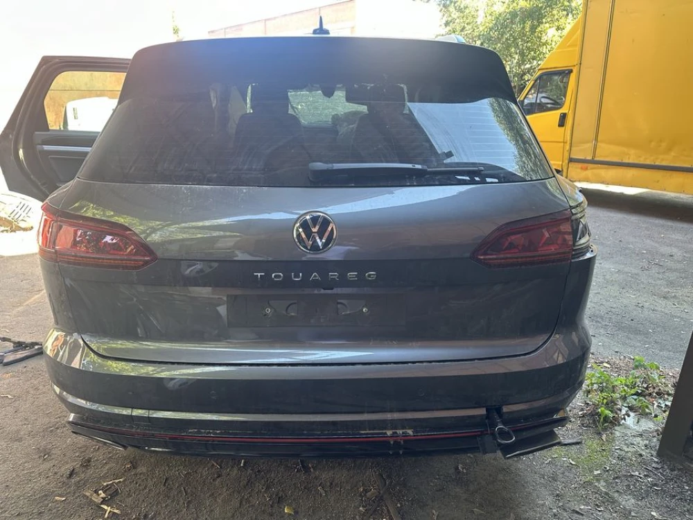 Кришка багажника на Touareg CR.