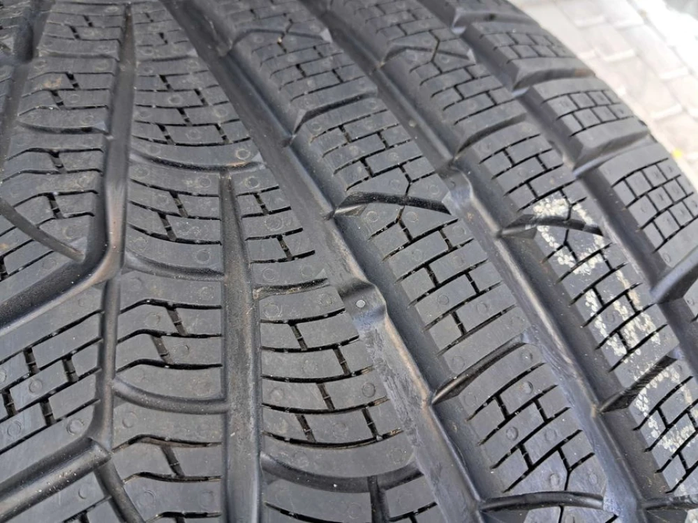 Резина зима НОВА Pirelli 235/35 R19 Sottozero 240 serie II N1