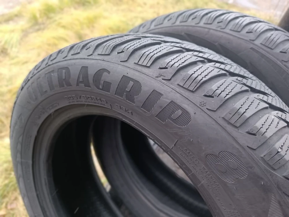 Зимові шини Goodyear 205/60 R16 резина Р16