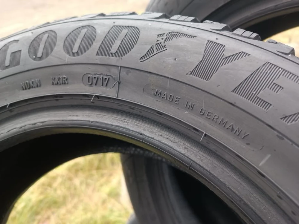 Зимові шини Goodyear 205/60 R16 резина Р16