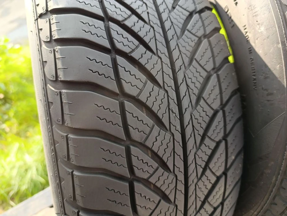 Зимові шини Goodyear 205/60 R16 резина Р16