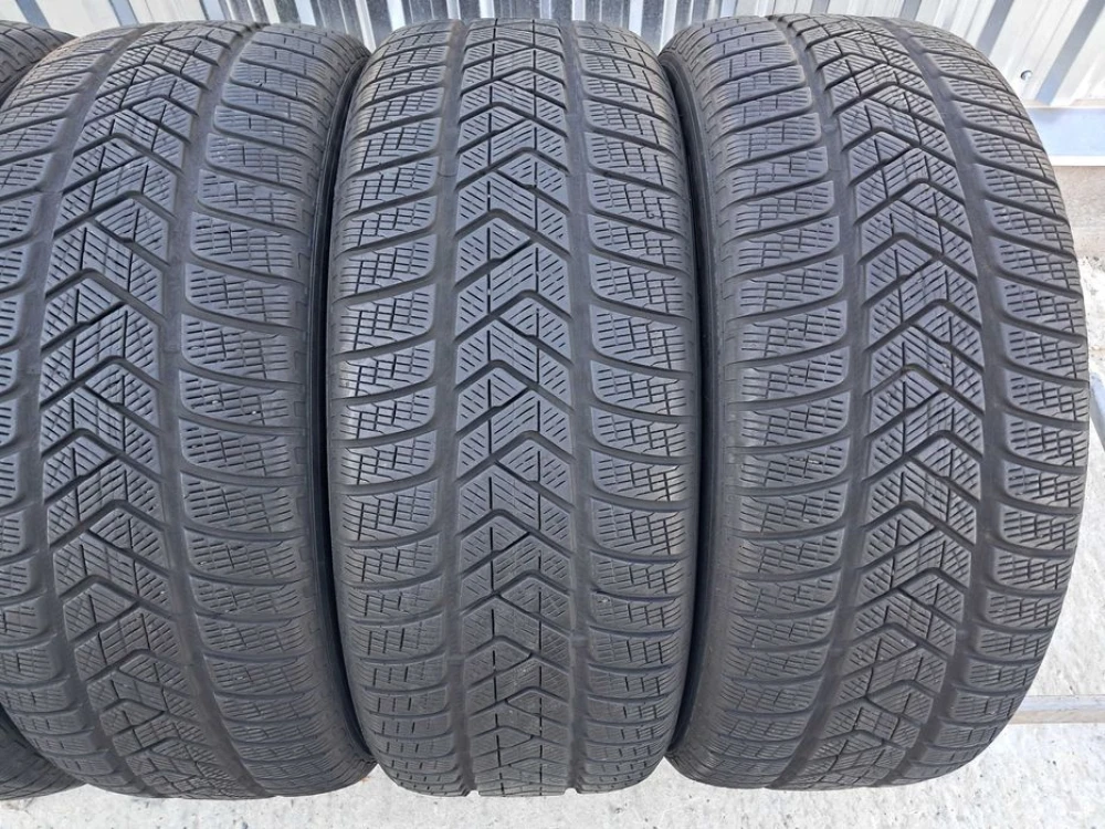 Резина зима 80% протектор Pirelli 255/55 R19 Scorpion Winter